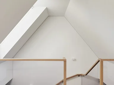 Treppenaufgang in einem Dachgeschoss